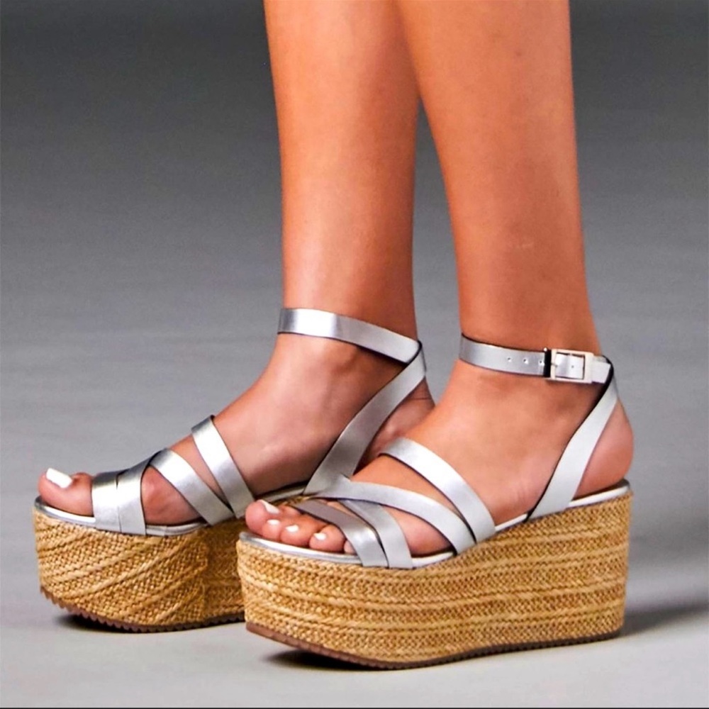 David Isaac flat form sandals